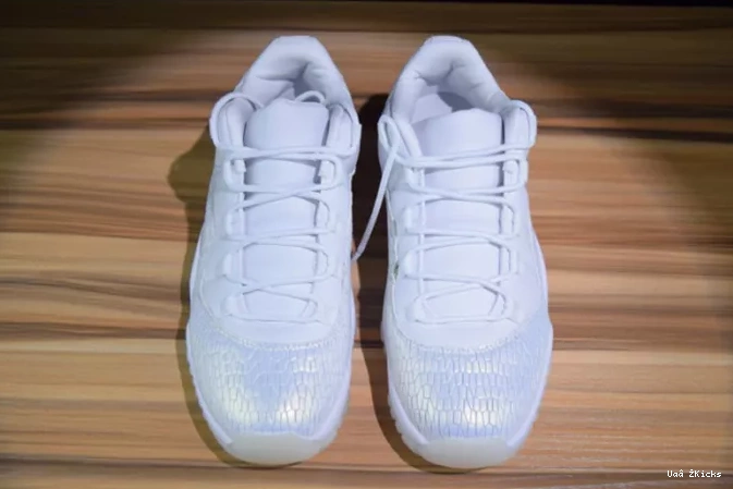 Heiress 6257 Jordan 715 White 897331- Bold Frost Low Air 11 0720